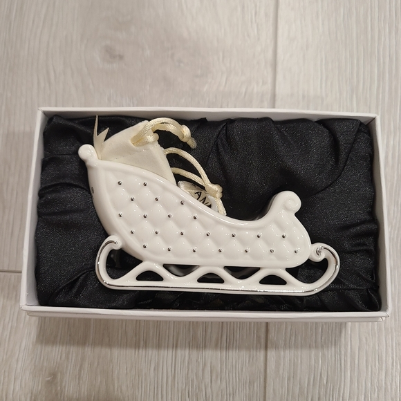 Pandora Retired Limited Edition Christmas Ornament Winter Sleigh 2014 - Picture 1 of 4